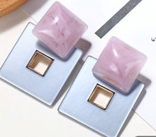 Load image into Gallery viewer, Geometric squared earrings
